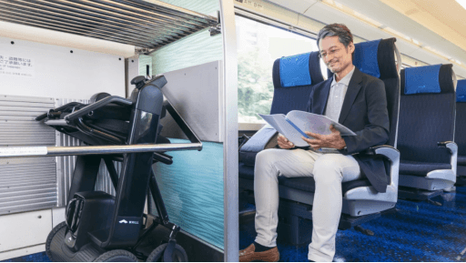 Easy storage in public transportation.