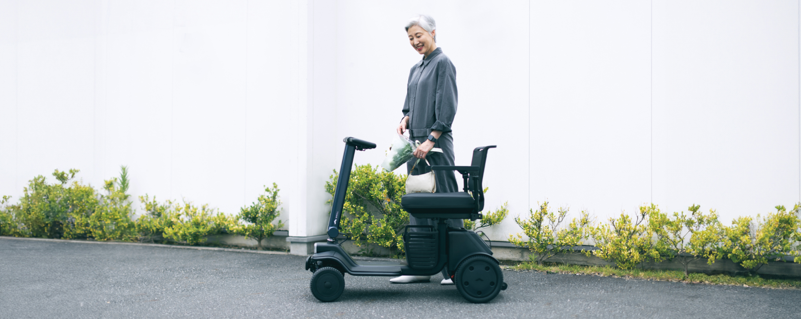 WHILL[ウィル]公式｜製品情報｜WHILL Model R | 近距離